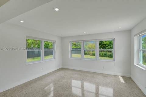 2125 Alamanda Dr, North Miami FL - photo 23 of 46