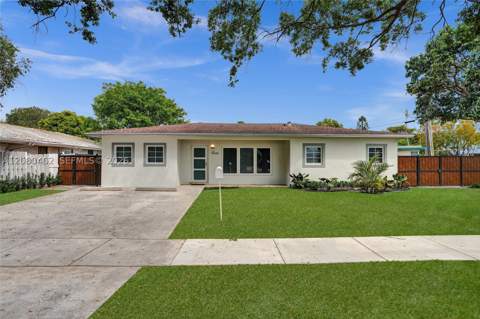 2125 Alamanda Dr, North Miami FL - photo 7 of 46