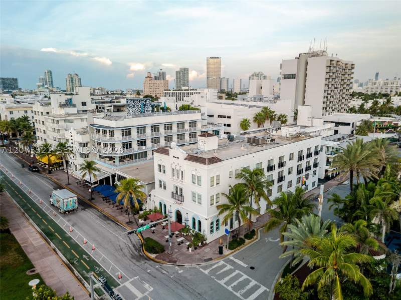 1 bedroom Condominium at 1060 Ocean Dr D204, The Strand On Ocean Drive, Miami Beach — photo 3