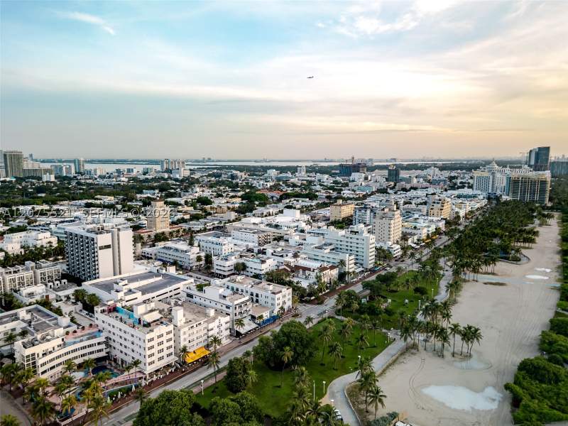 1 bedroom Condominium at 1060 Ocean Dr D204, The Strand On Ocean Drive, Miami Beach — photo 5