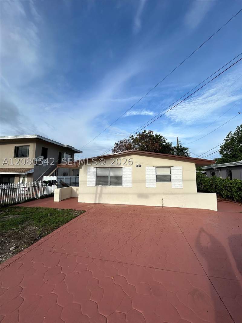 3 bedroom SingleFamilyResidence at 11545 NW 17th Ave, Sherna Park, Miami — photo 3