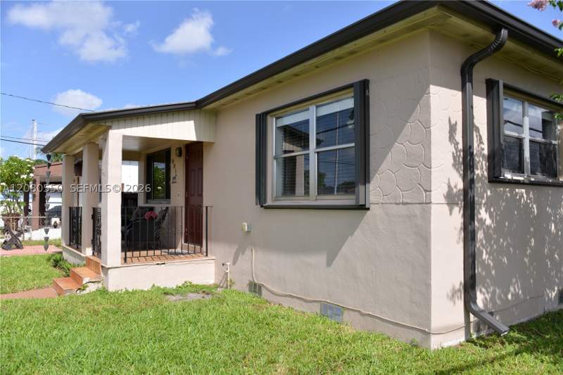 3 bedroom SingleFamilyResidence at 991 E 47th St, Ingleside Park, Hialeah — photo 5