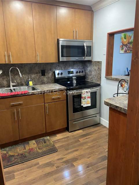 1075 W 68th St 403, Hialeah FL - photo 6 of 8
