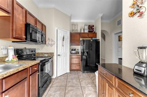 2324 SE 17th Ter, Homestead FL - photo 8 of 32