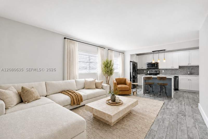 1 bedroom Condominium at 1340 Lincoln Rd 208, Golden House Condo, Miami Beach — photo 4
