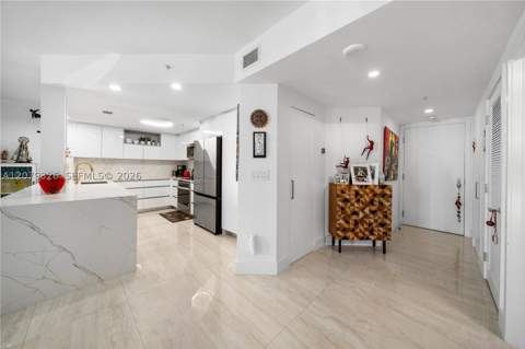 701 Brickell Key Blvd 707, Miami FL - photo 6 of 20
