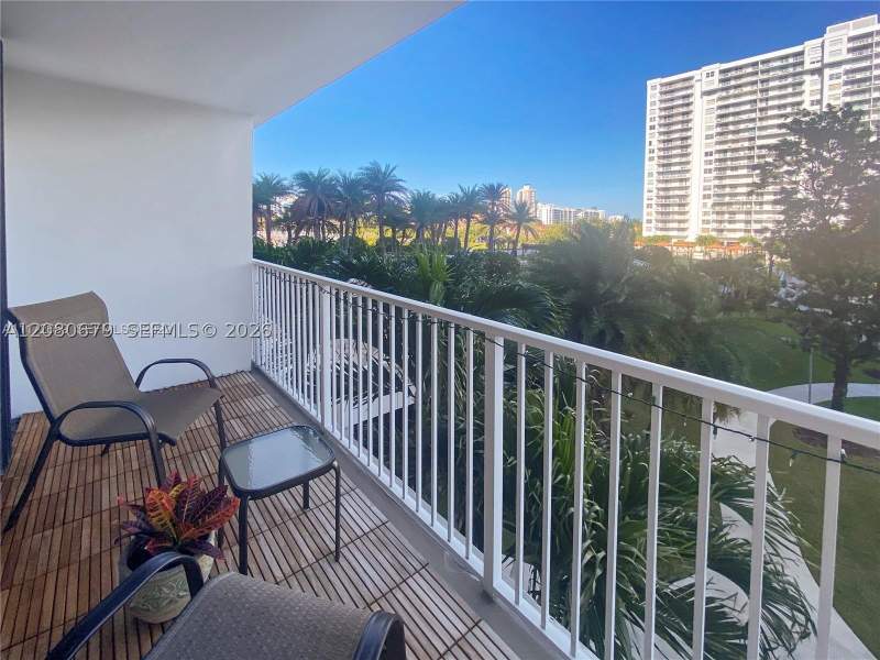 2 bedroom Condominium at 2801 NE 183rd St 310W, Admirals Port Condo West, Aventura — photo 4