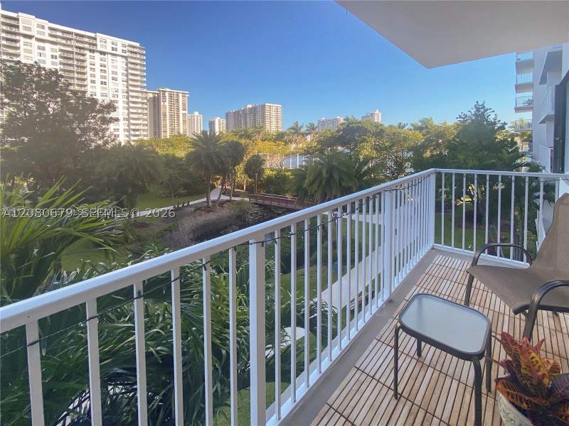 2 bedroom Condominium at 2801 NE 183rd St 310W, Admirals Port Condo West, Aventura — photo 5
