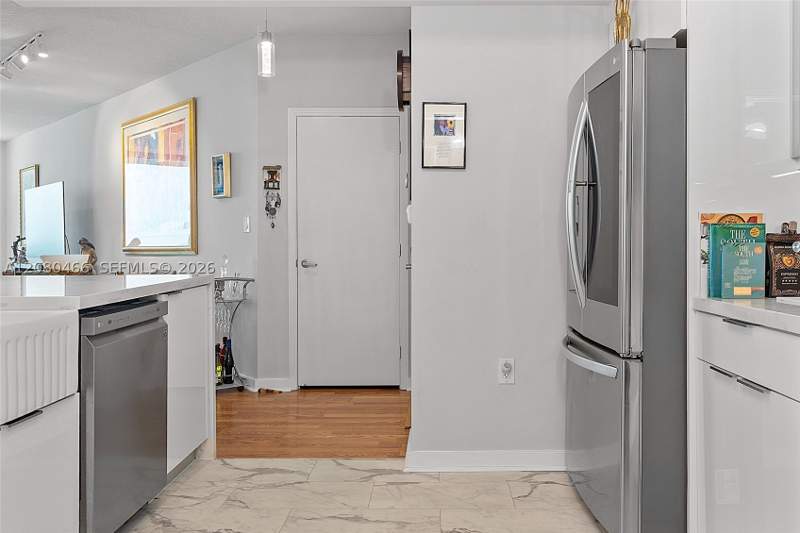 2 bedroom Condominium at 9066 SW 73rd Ct 1809, Metropolis II At Dadeland, Miami — photo 3