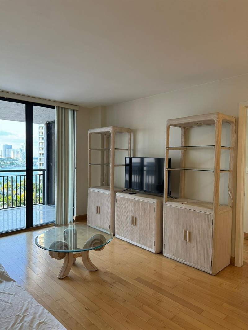 1 bedroom Condominium at 540 Brickell Key Drive 1214, Brickell Key II Condo, Miami — photo 3