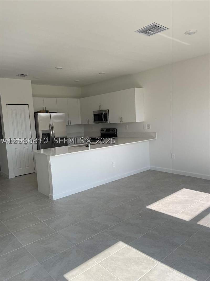 3 bedroom Townhouse at 11872 SW 247th Ter, Silver Palm Residential H, Homestead — photo 3