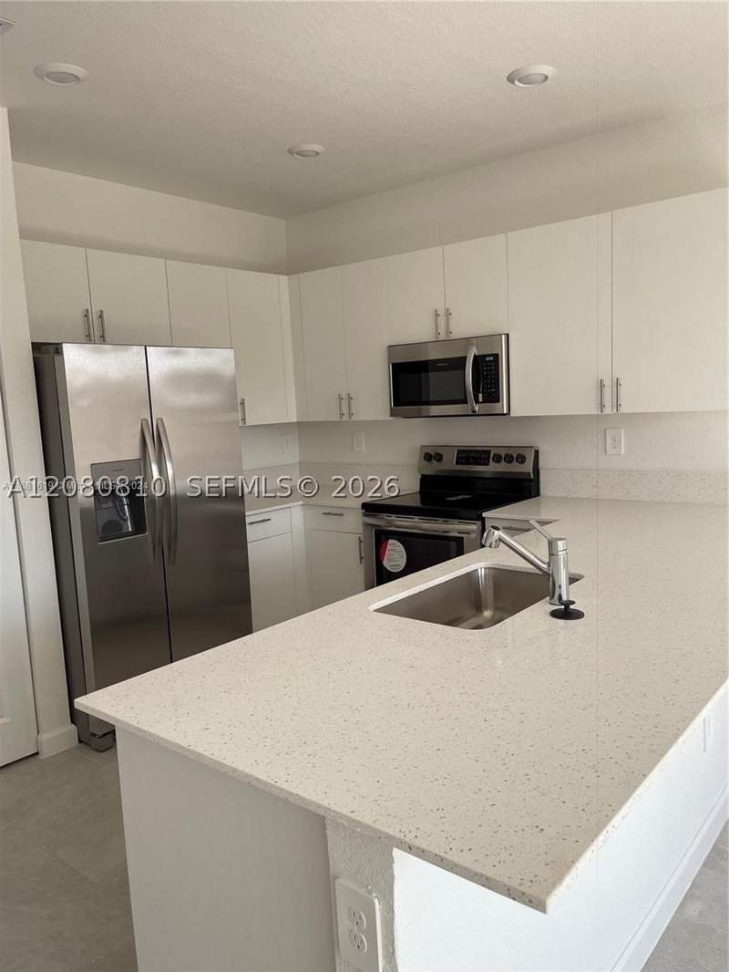 3 bedroom Townhouse at 11872 SW 247th Ter, Silver Palm Residential H, Homestead — photo 4