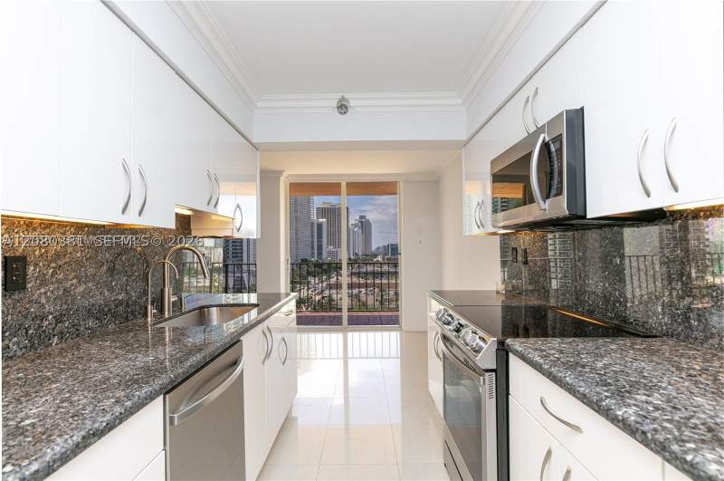 2 bedroom Condominium at 210 174th St 1201, Winston Towers 600 Condo, Sunny Isles Beach — photo 4
