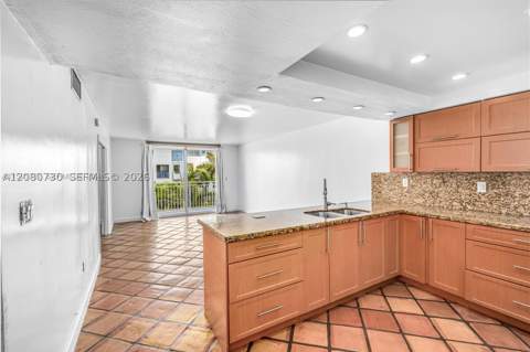 1045 10th St 402, Miami Beach FL - photo 15 of 25