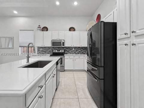 15086 SW 176th Ter, Miami FL - photo 11 of 43
