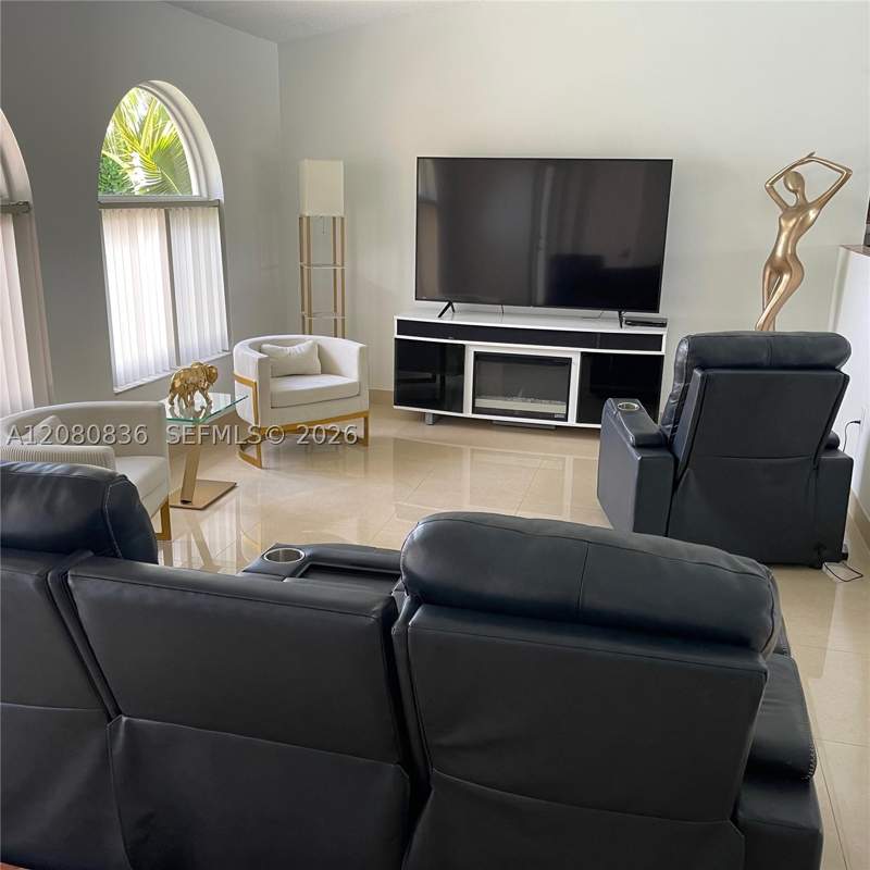 4 bedroom SingleFamilyResidence at 14700 SW 151st Ter, River Bend Sec 4, Miami — photo 2