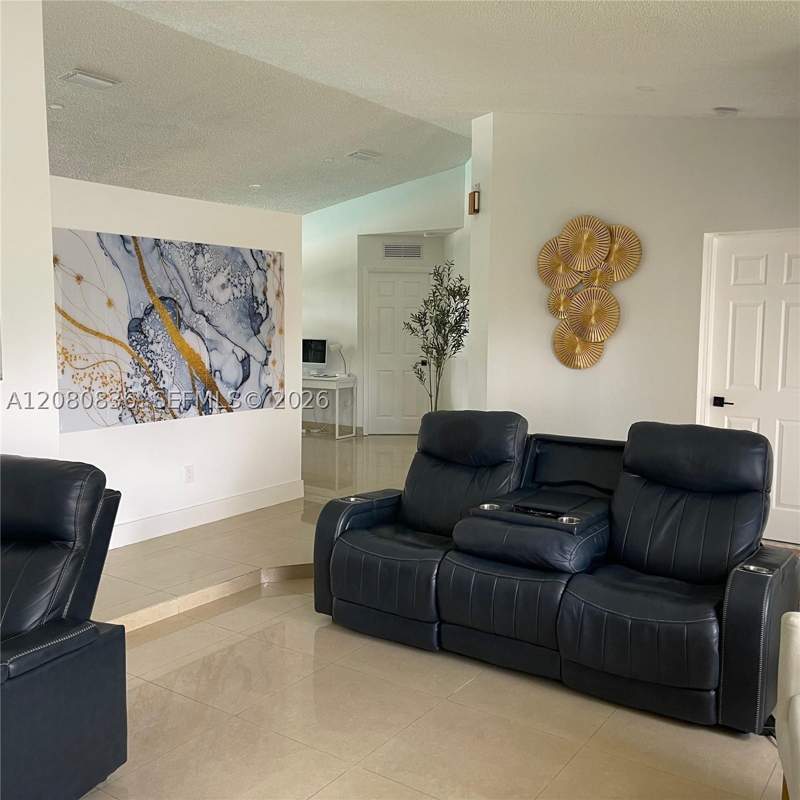 4 bedroom SingleFamilyResidence at 14700 SW 151st Ter, River Bend Sec 4, Miami — photo 3