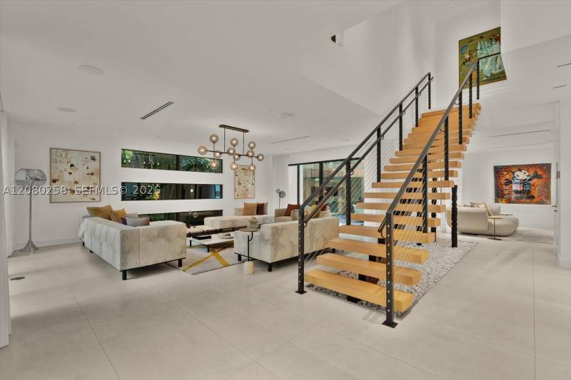 5 bedroom SingleFamilyResidence at 4181 Ingraham Hwy, J W Ewans Sub, Miami — photo 4