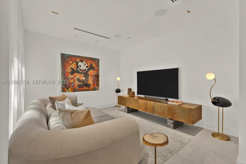 5 bedroom SingleFamilyResidence at 4181 Ingraham Hwy, J W Ewans Sub, Miami — photo 5