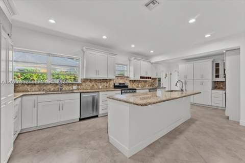 4560 Prairie Ave, Miami Beach FL - photo 12 of 17