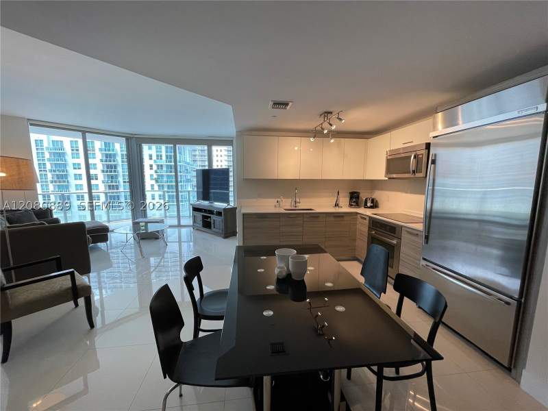 2 bedroom Condominium at 1300 Brickell Bay Dr 2010, Brickellhouse Condo, Miami — photo 3