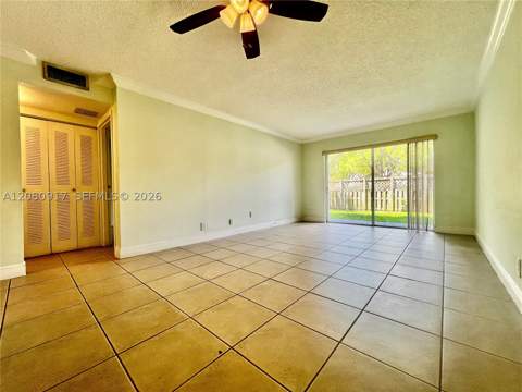 5201 Geneva Way 109, Doral FL - photo 6 of 14