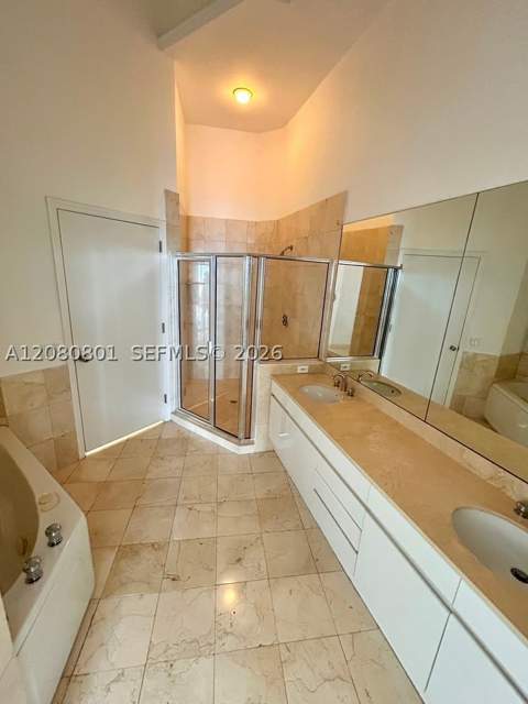 808 Brickell Key Dr 404, Miami FL - photo 8 of 18