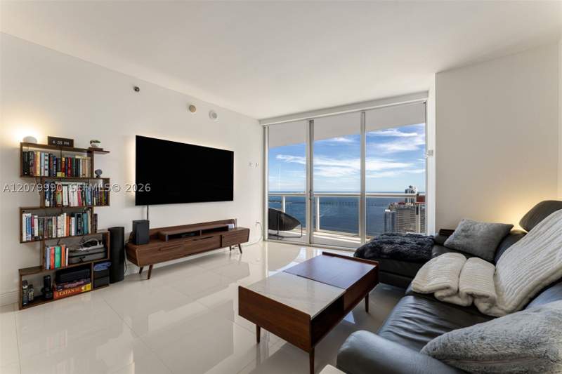 1 bedroom Condominium at 495 Brickell Ave 4709, Icon Brickell No Two, Miami — photo 3