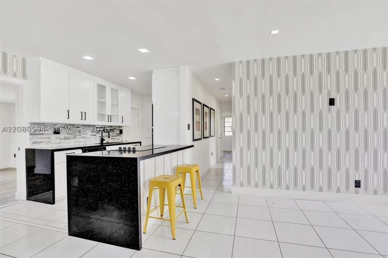 4 bedroom SingleFamilyResidence at 941 NE 155th Ter, Jillshar-Darrylcar, North Miami Beach — photo 4