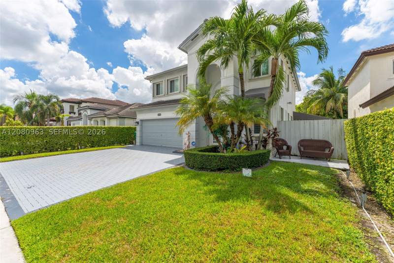 4 bedroom SingleFamilyResidence at 15740 SW 141st St, Milon Venture, Miami — photo 4