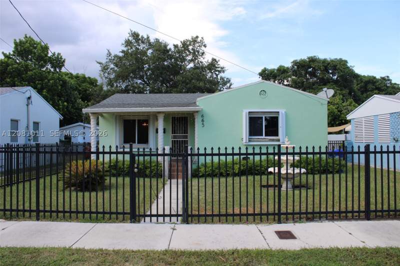 2 bedroom SingleFamilyResidence at 665 NW 50th St, Railway Shops Addn 2nd Am, Miami — photo 2