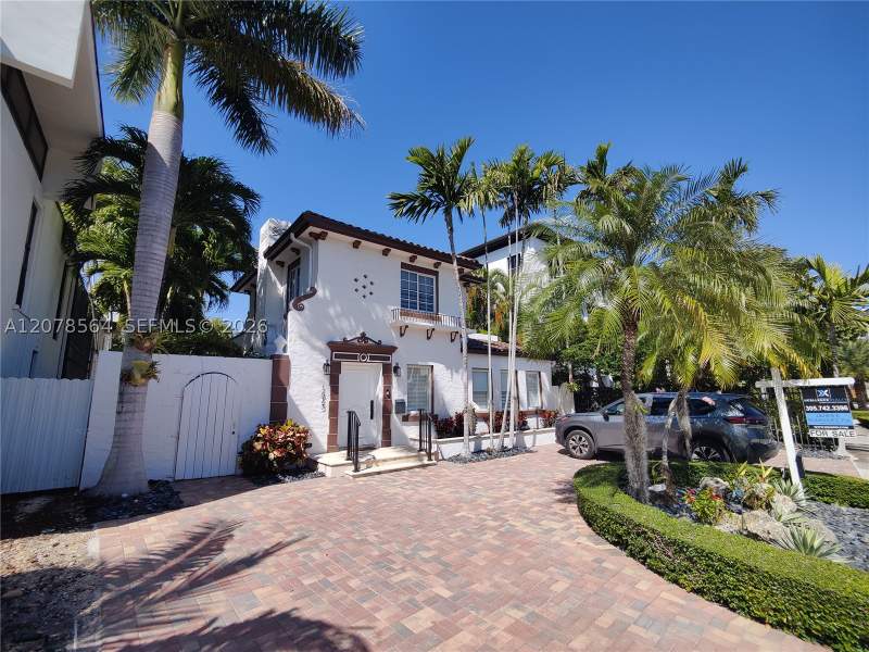 4 bedroom SingleFamilyResidence at 1823 S Bayshore Ln, Fairhaven, Miami — photo 4