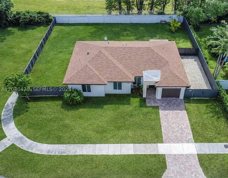 5 bedroom SingleFamilyResidence at 17801 SW 108th Ct, Green Hills Sec 7, Miami — photo 2