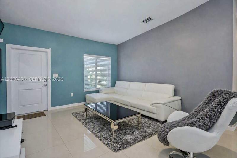 5 bedroom SingleFamilyResidence at 17801 SW 108th Ct, Green Hills Sec 7, Miami — photo 4