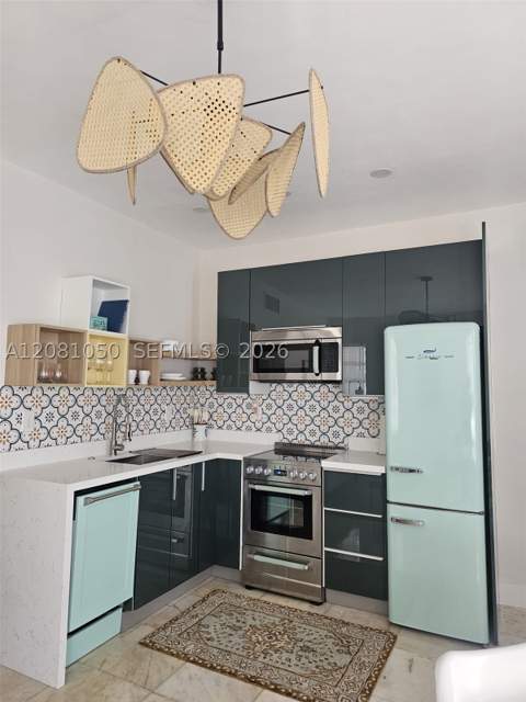 801 8th St 201, Miami Beach FL - photo 10 of 27
