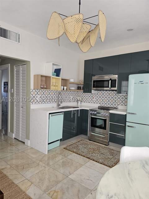 801 8th St 201, Miami Beach FL - photo 12 of 27