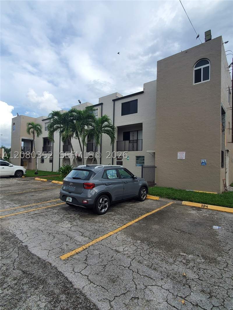 1 bedroom Condominium at 6600 W 2nd Ct 15, Westland Manors East Cond, Hialeah — photo 4