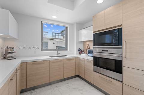 17111 Biscayne Blvd 402, North Miami Beach FL - photo 19 of 59
