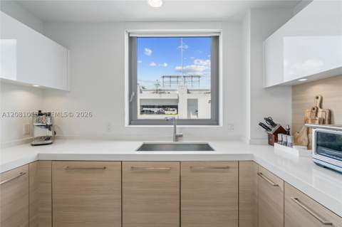 17111 Biscayne Blvd 402, North Miami Beach FL - photo 20 of 59