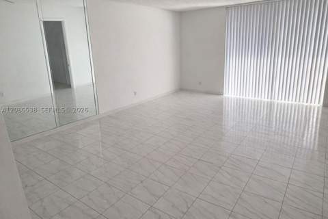 10090 NW 80th Ct 1540, Hialeah Gardens FL - photo 10 of 14