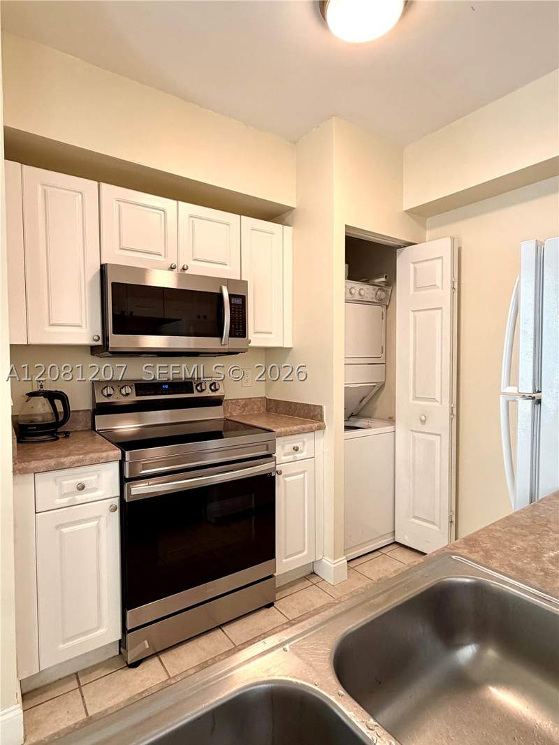 1 bedroom Condominium at 17150 N Bay Rd 2419, Porto Bellagio Condo, Sunny Isles Beach — photo 5