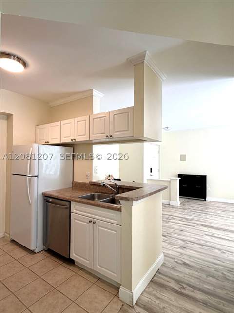 17150 N Bay Rd 2419, Sunny Isles Beach FL - photo 6 of 27