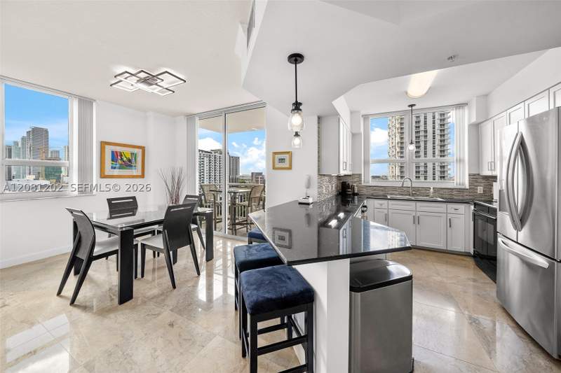 3 bedroom Condominium at 2000 N Bayshore Dr 1502, Cite Condo, Miami — photo 2