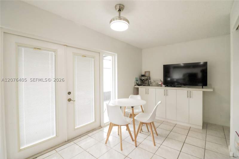 4 bedroom SingleFamilyResidence at 14615 SW 142nd Place Cir, Country Walk West Sec 1, Miami — photo 5
