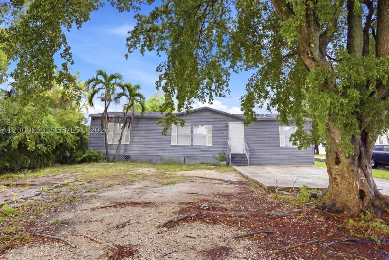 4 bedroom MobileHome at 19800 SW 180th Ave Unit # 477, Americana Village Condo, Miami — photo 2