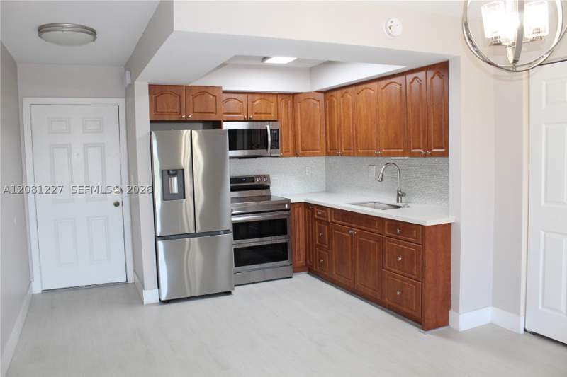 2 bedroom Condominium at 6780 W 2nd Ct 401, International Condo, Hialeah — photo 4