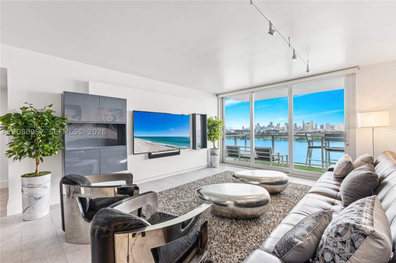 1 bedroom Condominium at 1000 West Ave 1518, Mirador 1000 Condo, Miami Beach — photo 5