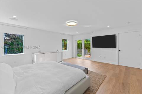 8926 Emerson Ave, Surfside FL - photo 14 of 31