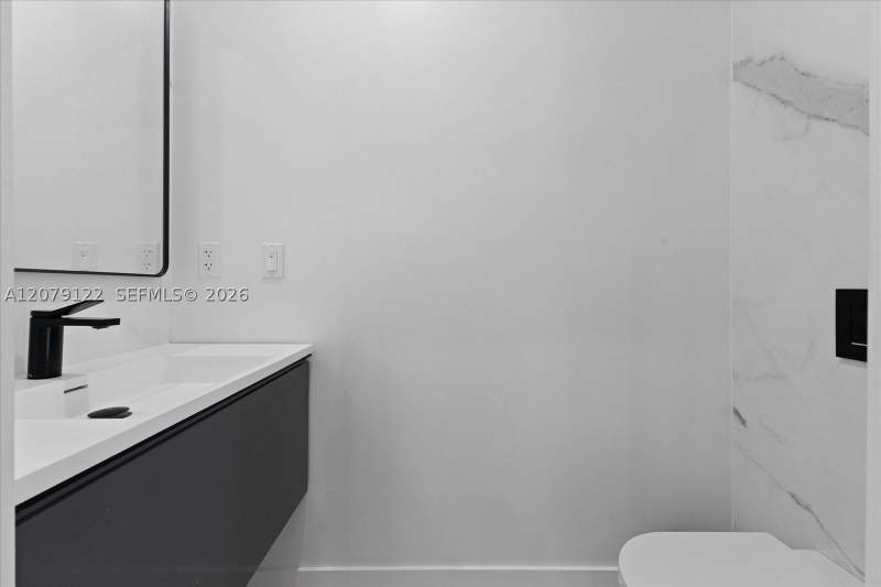 3 bedroom SingleFamilyResidence at 8926 Emerson Ave, Normandy Beach 2nd Amd Pl, Surfside — photo 5
