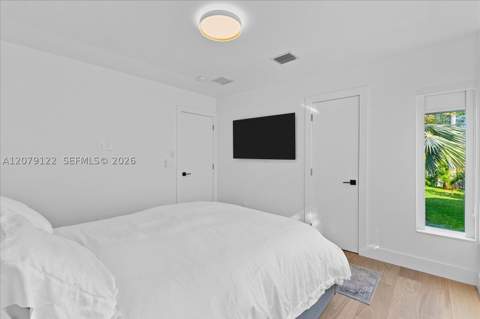 8926 Emerson Ave, Surfside FL - photo 9 of 31